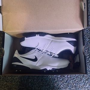 Nike Air Rival 111 (3) - size 10